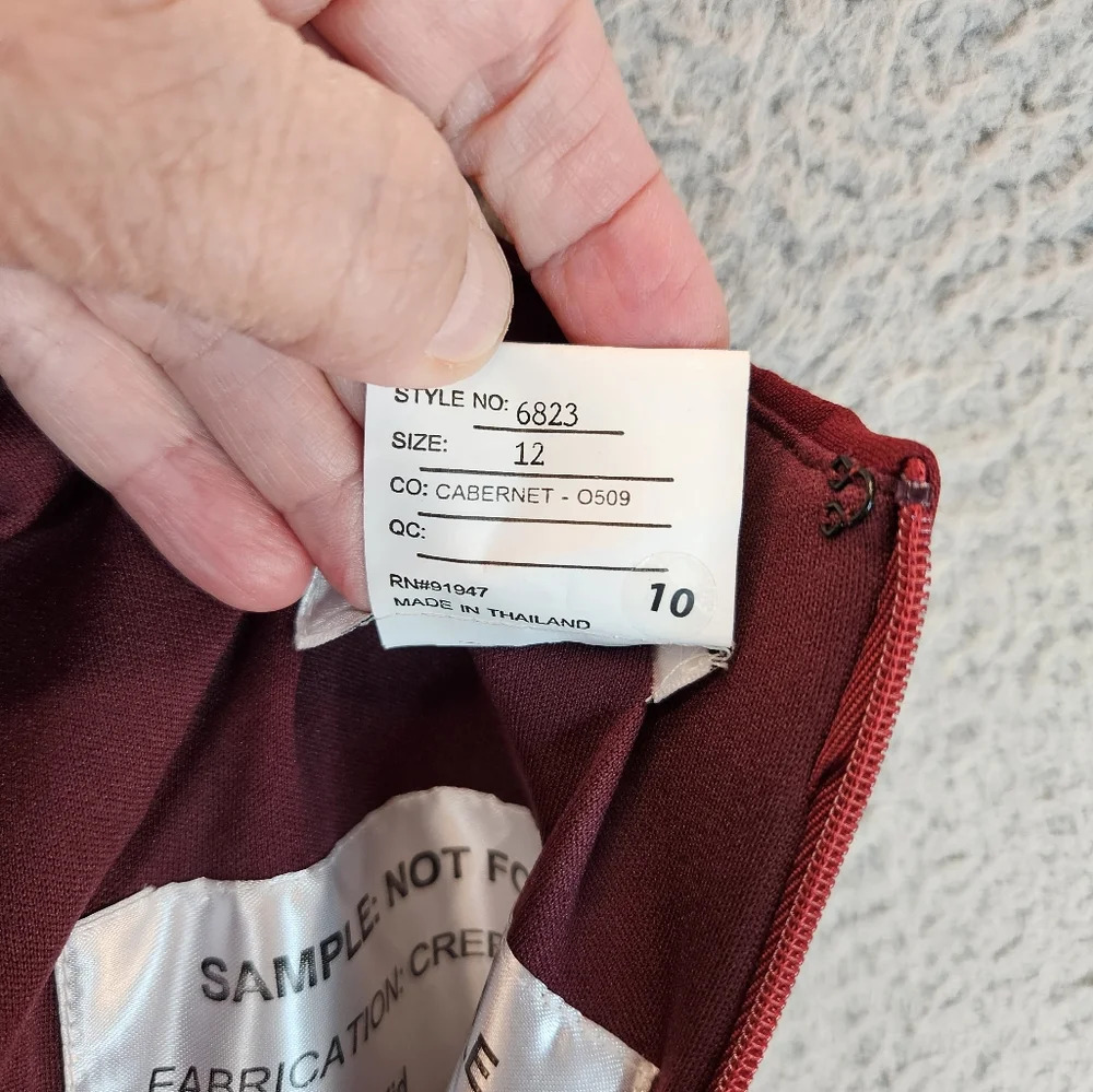 After Six Gown Womens Sz 12 Cabernet Spagetti Straps Pockets Lined Formal - Picture 13 of 14